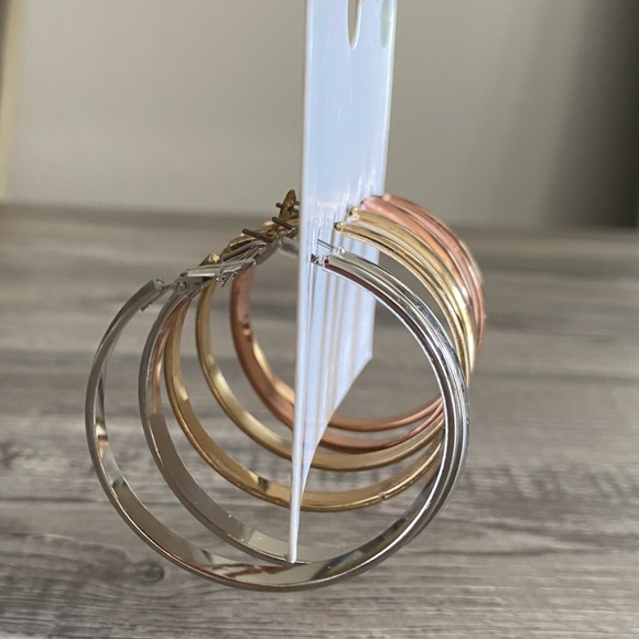 Hoop earring set - Picture 3 of 7